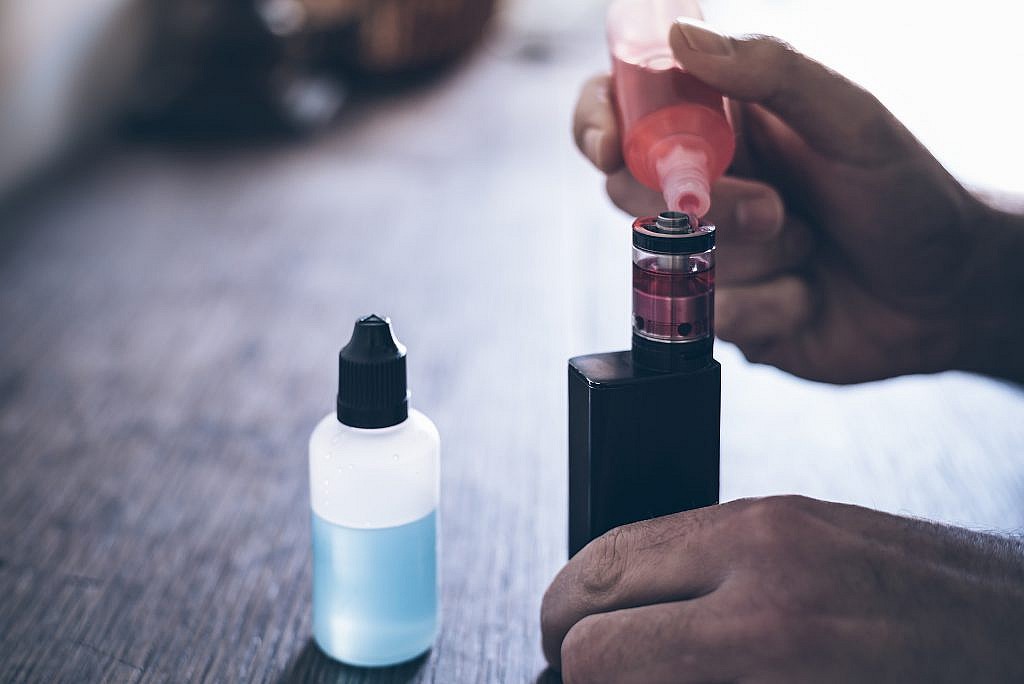 liquid auffüllen vape Verdampfer läuft aus? Tipps gegen siffende & undichte Tanks